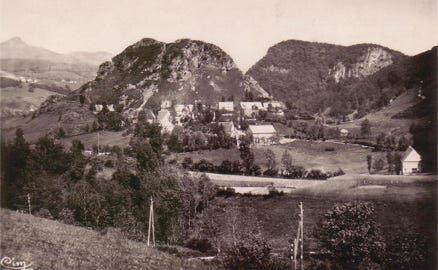 Vue récente du rocher de Châteauneuf
