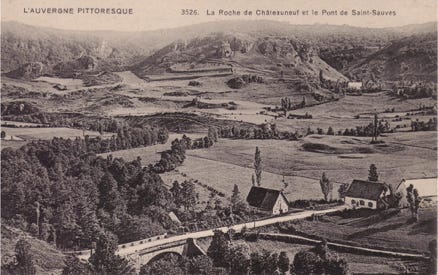 La roche de Châteauneuf et le pont de Saint-Sauves 