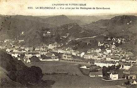 Vue prise sur les montagnes de Saint-Sauves ue prise sur les montagnes de Saint-Sauves 