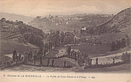 La vallée de Saint-Sauves et le village 