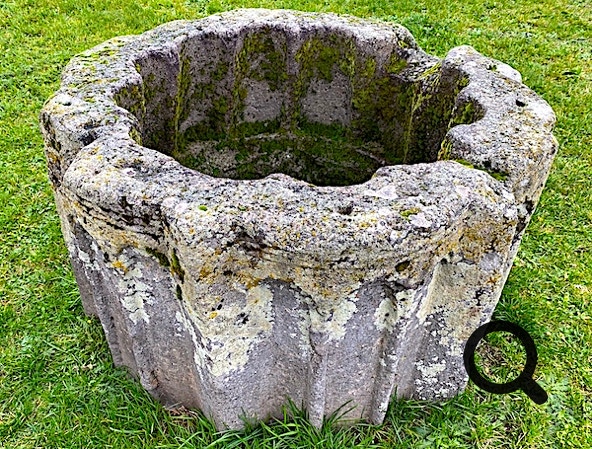 fonds baptismaux, église, basalte