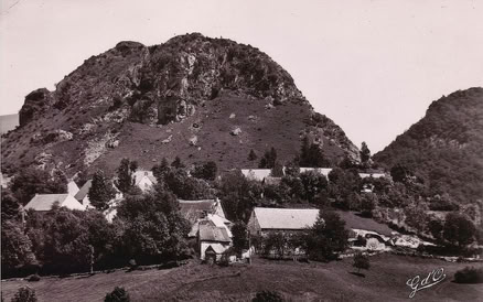 Vue récente du rocher de Châteauneuf