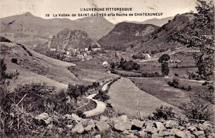 La vallée de Saint-Sauves et la roche de Châteauneuf 