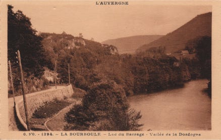 Lac du barrage - vallée de la Dordogne