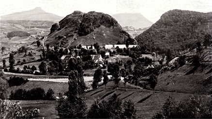 Vue récente du rocher de Châteauneuf