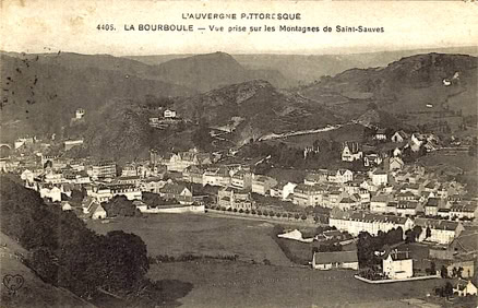 Vue prise sur les montagnes de Saint-Sauves ue prise sur les montagnes de Saint-Sauves 