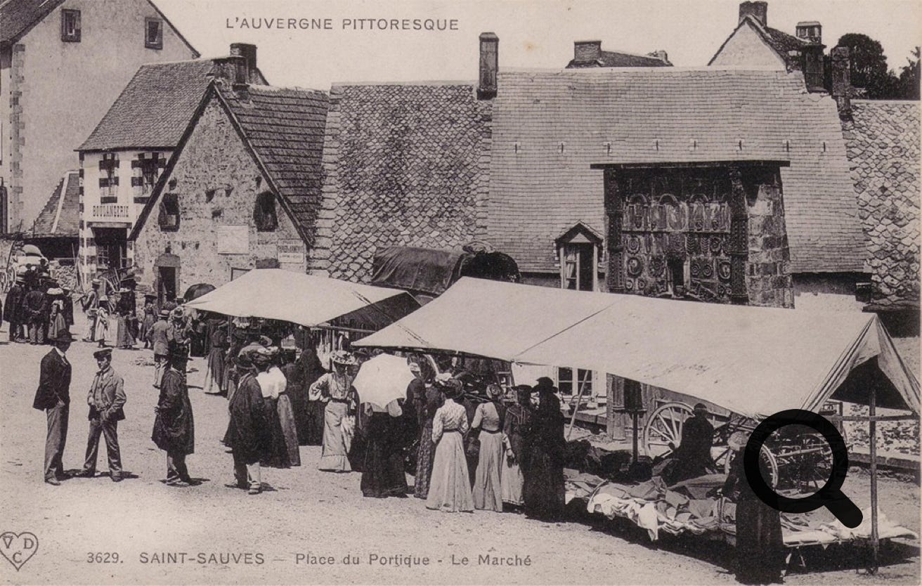 CPA marché saint-sauves portique animé